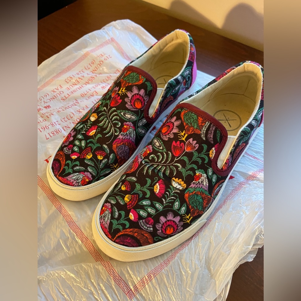 Inkkas Rooster Slip On - US Men 4 / US Women 6 / EUR 37